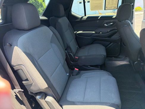 Used 2023 Chevrolet Traverse LT FWD image 30
