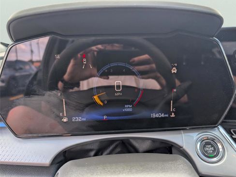 Used 2025 Chevrolet Trax LT image 19