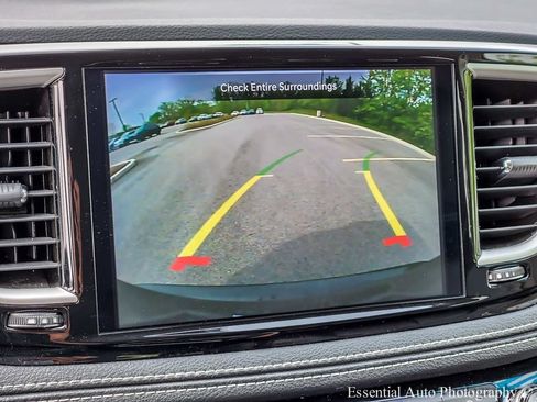 Used 2023 Chrysler Pacifica Touring-L FWD image 19