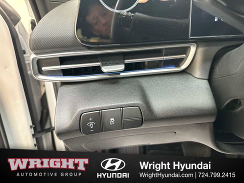 Certified 2025 Hyundai Elantra SEL FWD image 23