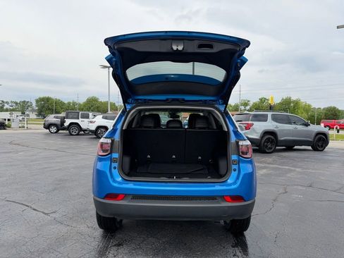 Used 2022 Jeep Compass Latitude AWD/4WD image 7