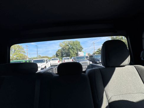 New 2025 Jeep Gladiator Sport image 35