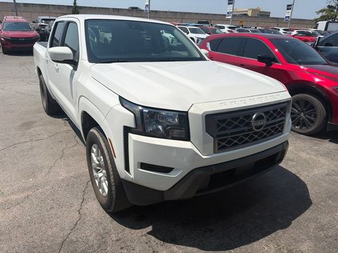 Used 2022 Nissan Frontier SV RWD image 1