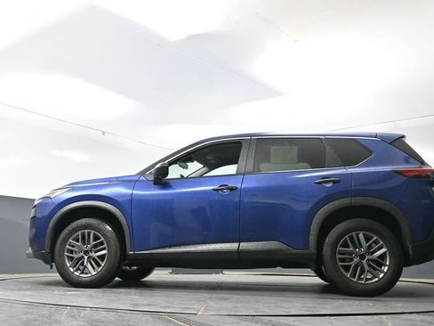 Used 2023 Nissan Rogue S AWD/4WD image 30