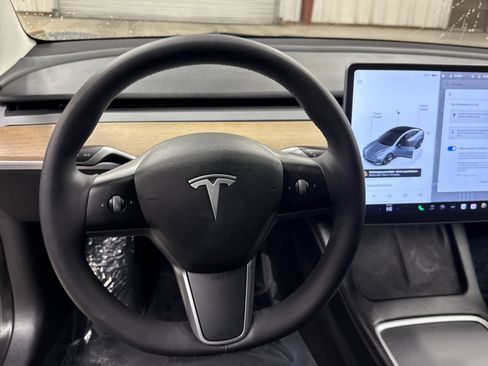 Used 2023 Tesla Model 3 Standard Range image 7