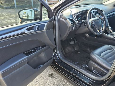 Used 2015 Ford Fusion SE w/ Equipment Group 502A image 17