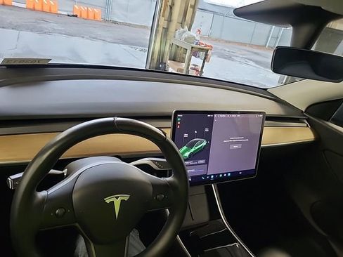 Used 2020 Tesla Model Y Performance AWD/4WD image 6