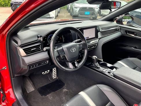 Certified 2025 Toyota Camry SE FWD image 8