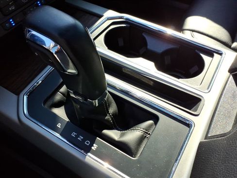 Used 2020 Ford F150 Lariat image 23