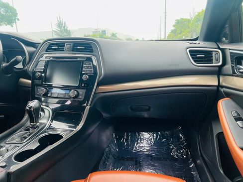 Used 2019 Nissan Maxima Platinum w/ Reserve Package FWD image 16