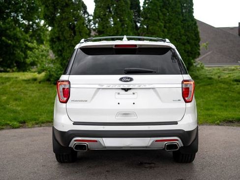Used 2017 Ford Explorer Platinum AWD/4WD image 6