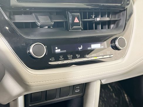 Used 2024 Toyota Corolla Cross L image 15