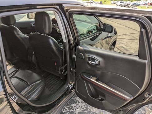Used 2018 Jeep Compass Trailhawk w/ Leather Interior Group AWD/4WD image 15