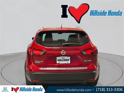 Used 2017 Nissan Rogue Sport SL w/ SL Premium Package image 4