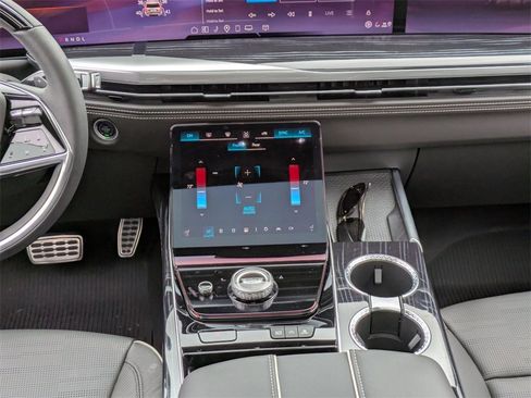 Used 2025 Cadillac Escalade Sport w/ Touring Package image 20