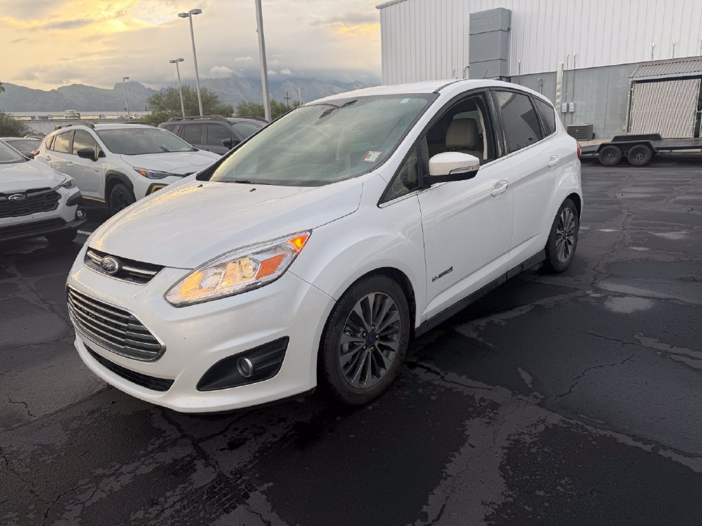 Used 2017 Ford C-MAX Titanium FWD image 3
