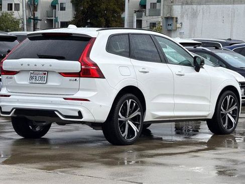 Certified 2023 Volvo XC60 B6 Ultimate w/ Protection Package Premier image 3