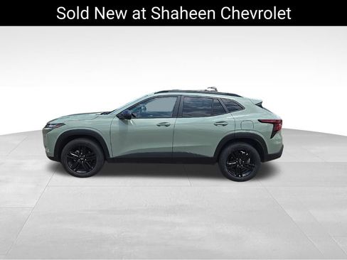 Used 2025 Chevrolet Trax ACTIV w/ Sunroof Package FWD image 7