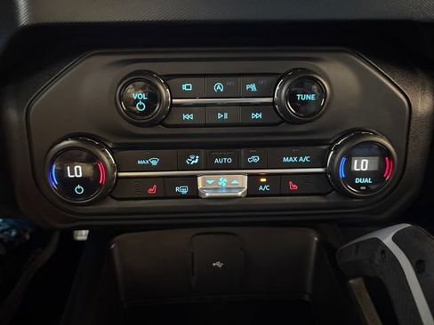 Used 2023 Ford Bronco Outer Banks w/ Sasquatch Package AWD/4WD image 22