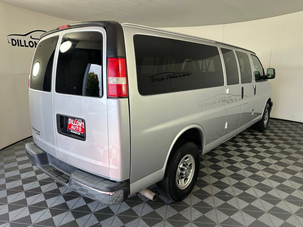 Used 2016 Chevrolet Express 3500 LT w/ LT Preferred Equipment Group RWD image 6
