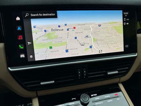 Used 2023 Porsche Cayenne w/ Sport Chrono Package (8LH) image 36