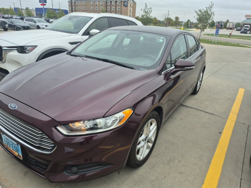 Used 2013 Ford Fusion SE FWD image 3