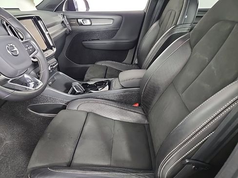 Used 2021 Volvo XC40 P8 Recharge w/ Advanced Package image 18