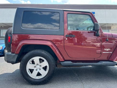 Used 2008 Jeep Wrangler Sahara w/ Dual Top Group AWD/4WD image 33