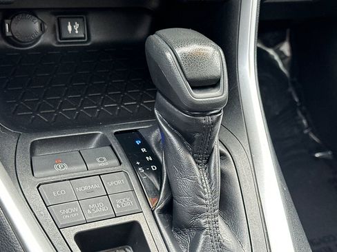 Used 2019 Toyota RAV4 XLE image 25