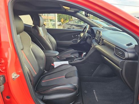 Used 2021 Hyundai Veloster Turbo image 12