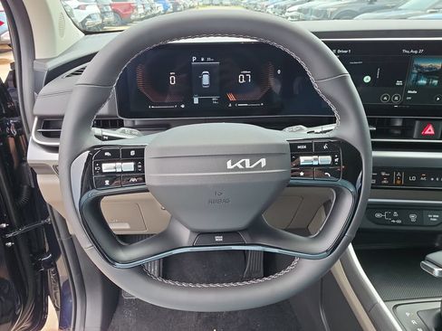 New 2027 Kia Carnival FWD image 29