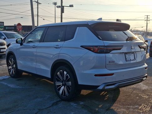 New 2026 Mitsubishi Outlander SE image 5