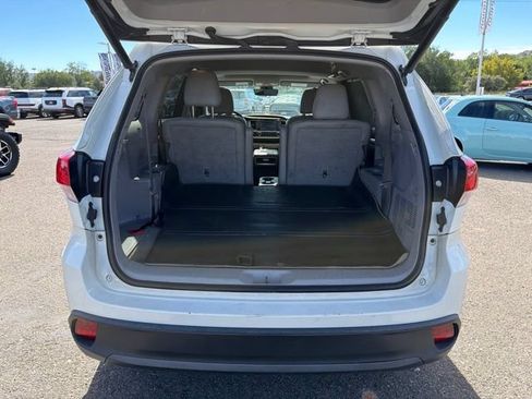 Certified 2018 Toyota Highlander XLE w/ Carpet Mat Package (TMS) AWD/4WD image 7