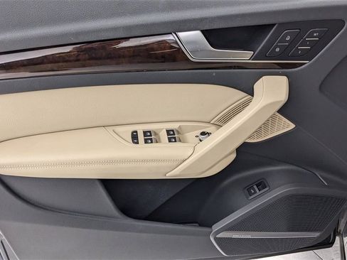 Used 2019 Audi Q5 Prestige w/ Prestige Package image 27