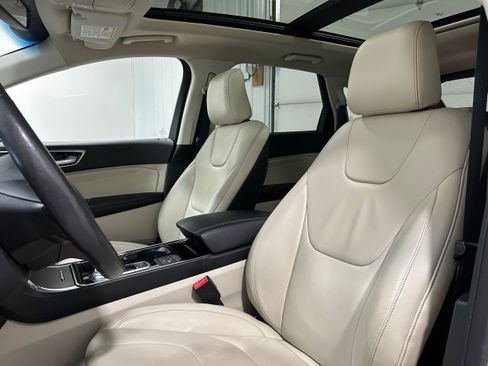 Used 2020 Ford Edge Titanium AWD/4WD image 26