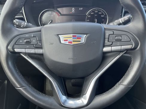 Used 2024 Cadillac XT6 Luxury w/ LPO, Floor Liner Package FWD image 10