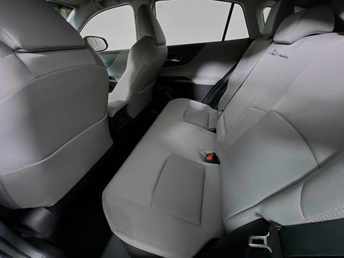 Used 2023 Toyota Venza LE image 29