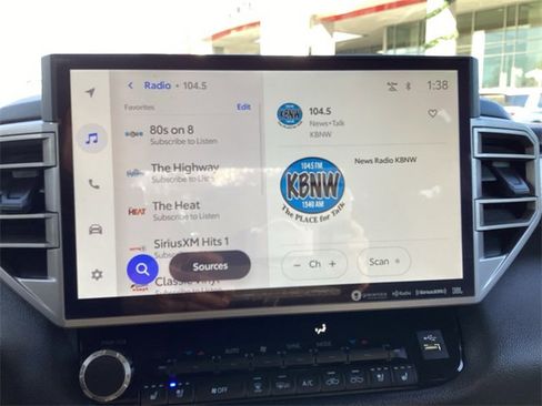 Used 2023 Toyota Tundra Limited image 21