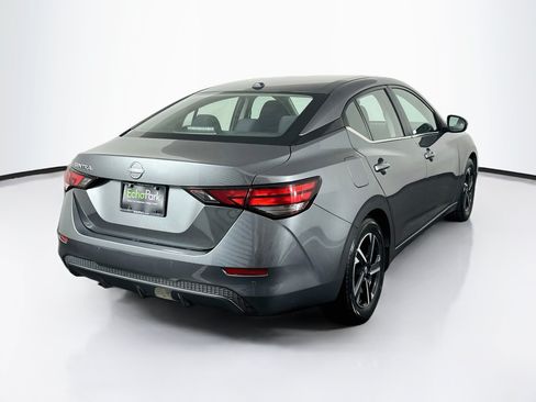 Used 2025 Nissan Sentra SV FWD image 9