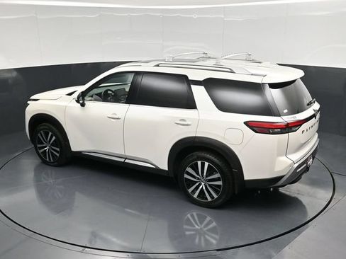 Used 2024 Nissan Pathfinder Platinum w/ Cargo Package AWD/4WD image 56