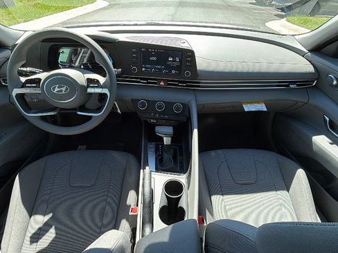 New 2026 Hyundai Elantra SE image 21