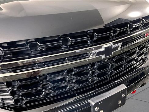 Used 2021 Chevrolet Suburban Z71 w/ Z71 Off-Road Package AWD/4WD image 29