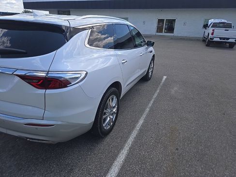 Used 2024 Buick Enclave Essence w/ Experience Buick Package AWD/4WD image 13
