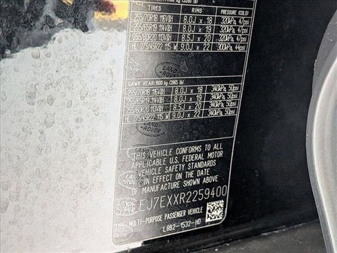 Used 2024 Land Rover Defender 110 S image 19