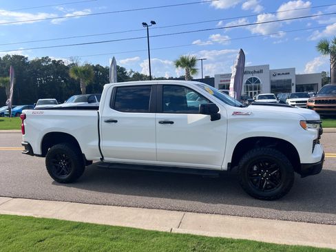 Used 2024 Chevrolet Silverado 1500 LT Trail Boss w/ Protection Package AWD/4WD image 3