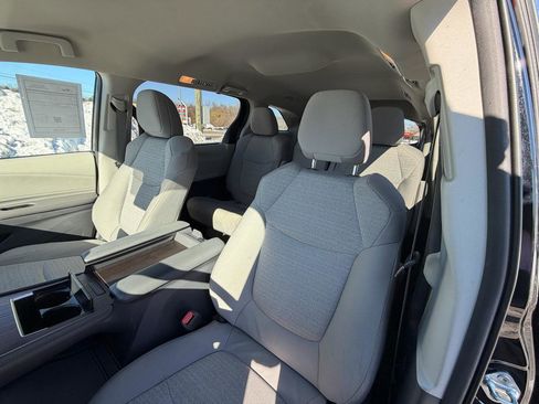 Used 2024 Toyota Sienna LE image 15