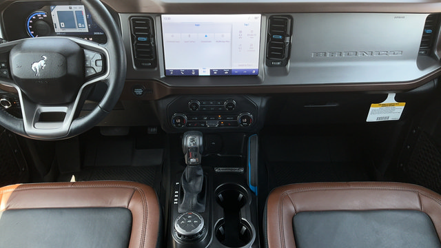 Used 2023 Ford Bronco Outer Banks AWD/4WD image 17