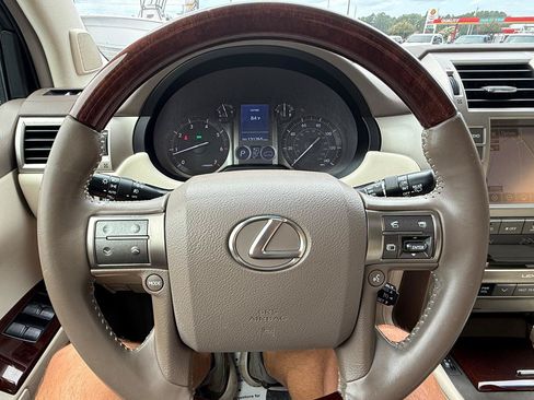 Used 2015 Lexus GX 460 w/ Premium Package AWD/4WD image 11