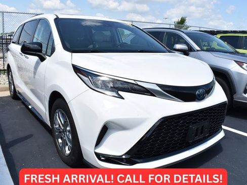 Certified 2023 Toyota Sienna XSE w/ XSE Plus Package AWD/4WD image 1