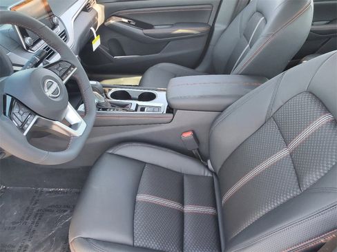 New 2025 Nissan Altima 2.5 SR image 13